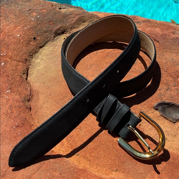 Ellen Tracy Accessories - Ellen Tracy Black Leather Belt with Gold Buckle L